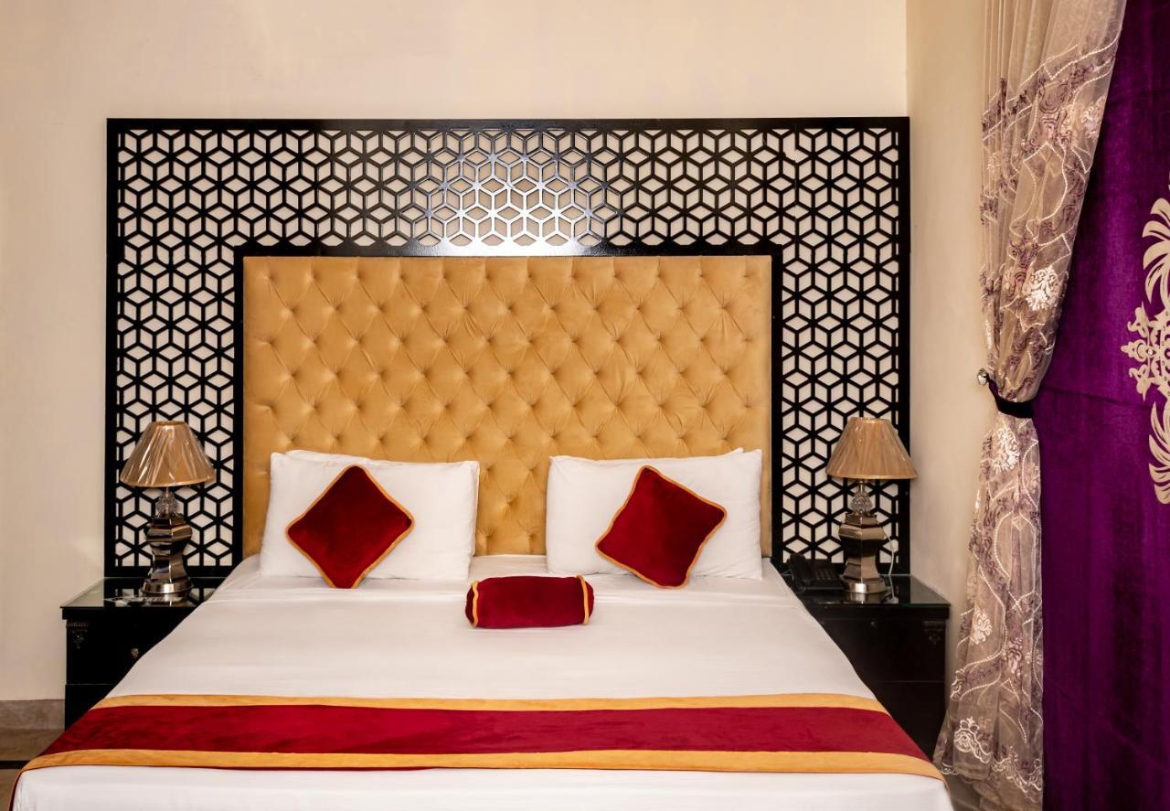 Rose Palace Hotel, Garden Town Lahore Bagian luar foto
